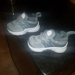 KIDS NIKE Tennis Shoes